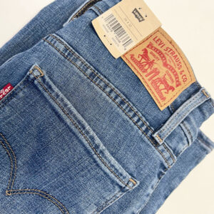 Lotes de jeans Levi's en liquidación al por mayor