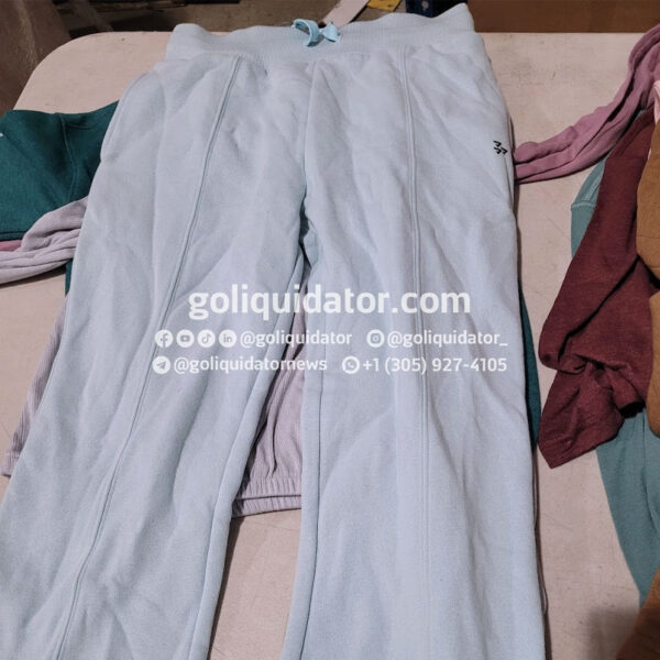 AOLchildrenWinter0925_02