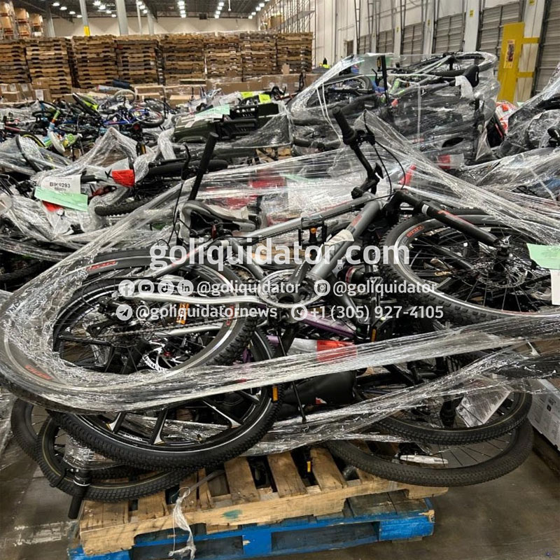 Lote de bicicletas, scooters y más