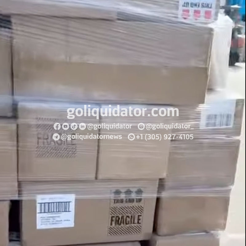 Camión con ropa y mercancía en general de Target