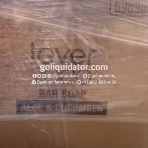 Camión con ropa y mercancía en general de Target