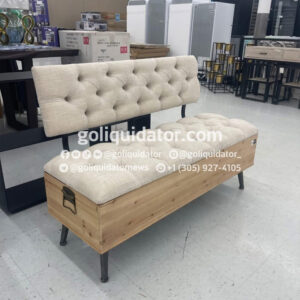 Camión de artículos de decoración y muebles