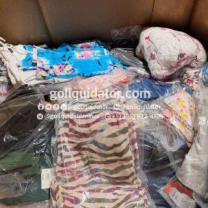 Camiones de ropa mixta proveniente de Walmart