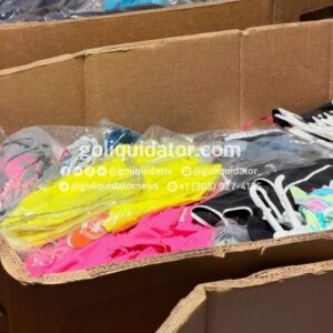 Camiones de ropa mixta proveniente de Walmart