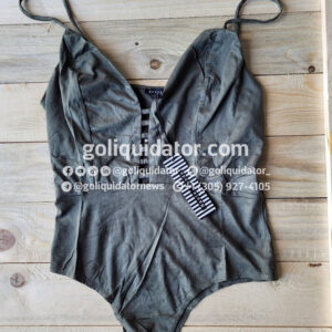 Pequeños lotes de ropa de moda californiana para mujeres