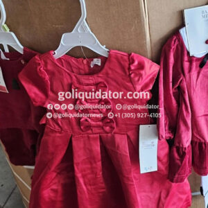 Ropa de navidad por contenedor