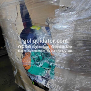 Camión completo de mercancía nueva Target