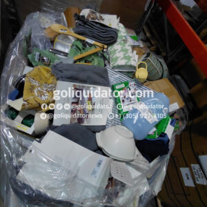 Camión completo de mercancía nueva Target