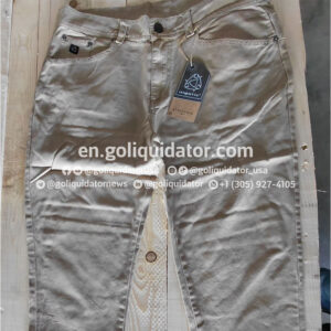 Lote de ropa de una reconocida marca enfocada en el estilo de vida surf (Mystic)