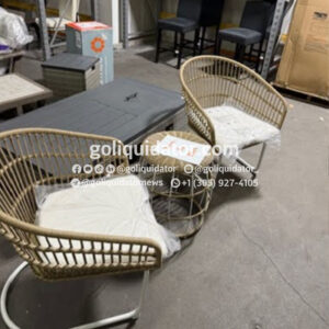 Lote de muebles de exterior y artículos variados