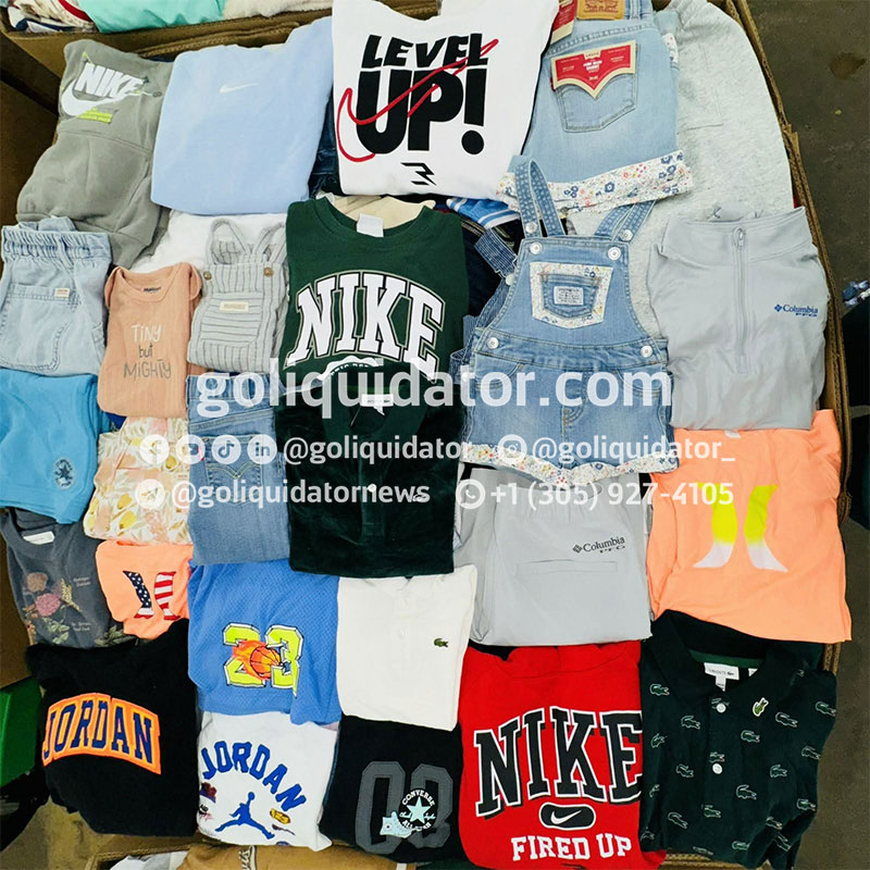 Gran lote de ropa infantil y accesorios de marcas altamente reconocidas