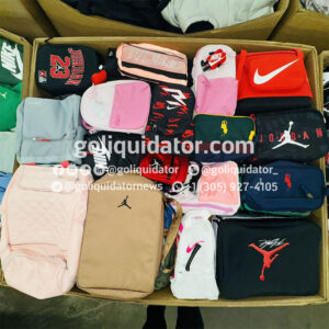 Gran lote de ropa infantil y accesorios de marcas altamente reconocidas