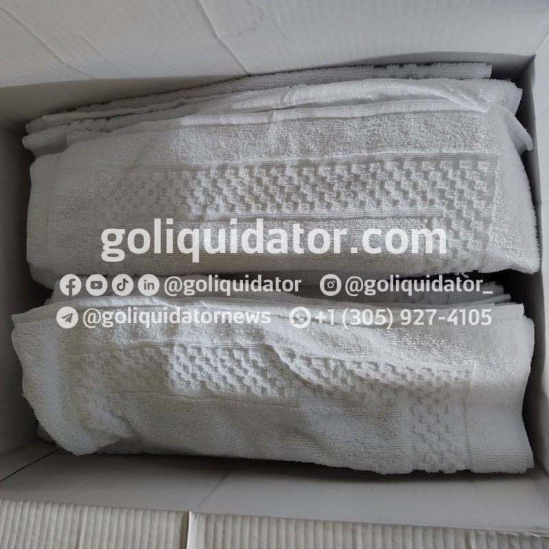 Lote de toallas y alfombras de baño