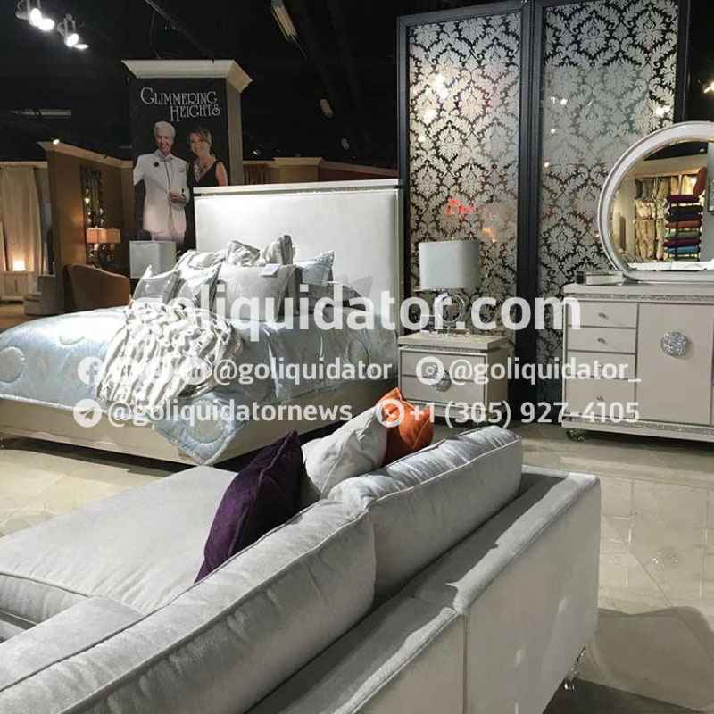 Lotes de muebles y artículos de decoración de Macy's