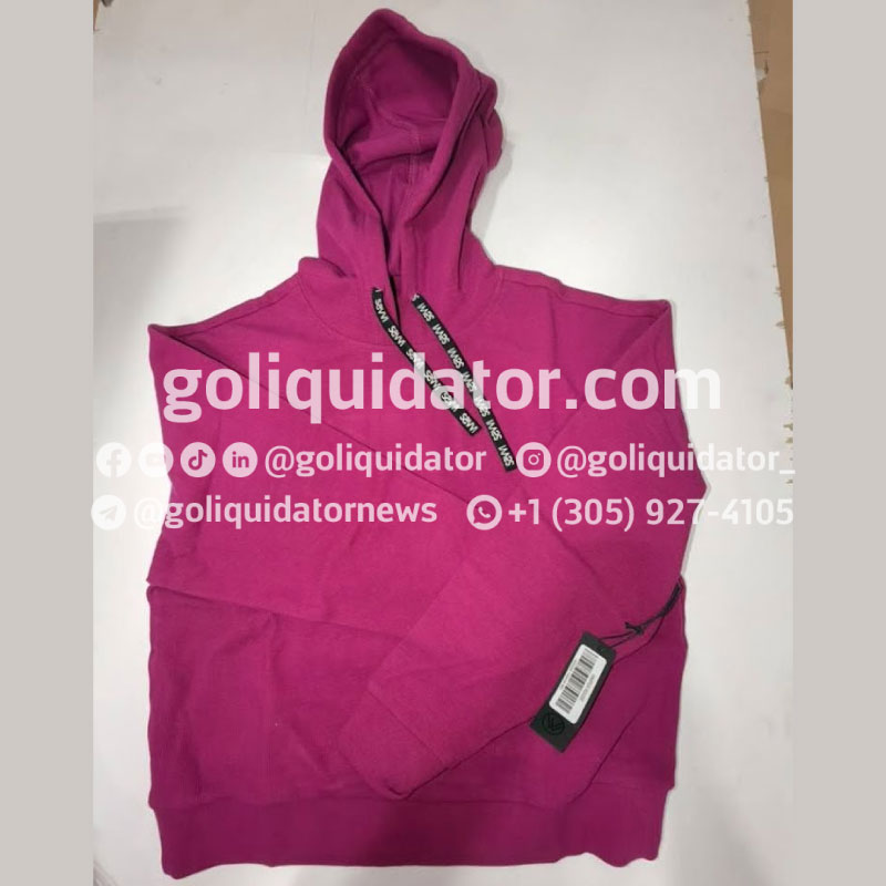 Camión con ropa deportiva femenina