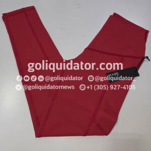 Camión con ropa deportiva femenina