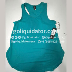 Camión con ropa deportiva femenina