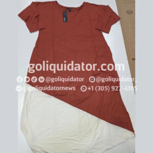 Camión con ropa deportiva femenina