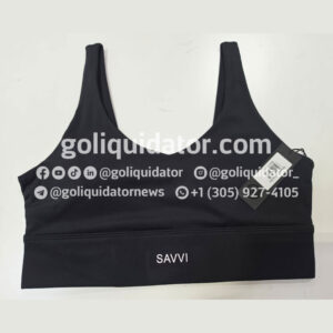 Camión con ropa deportiva femenina