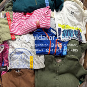 Camión de ropa mixta proveniente de Sam's Club
