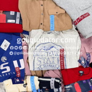 Camión de ropa mixta proveniente de Sam's Club