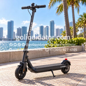 Camiones con artículos deportivos y equipamiento para actividades al aire libre